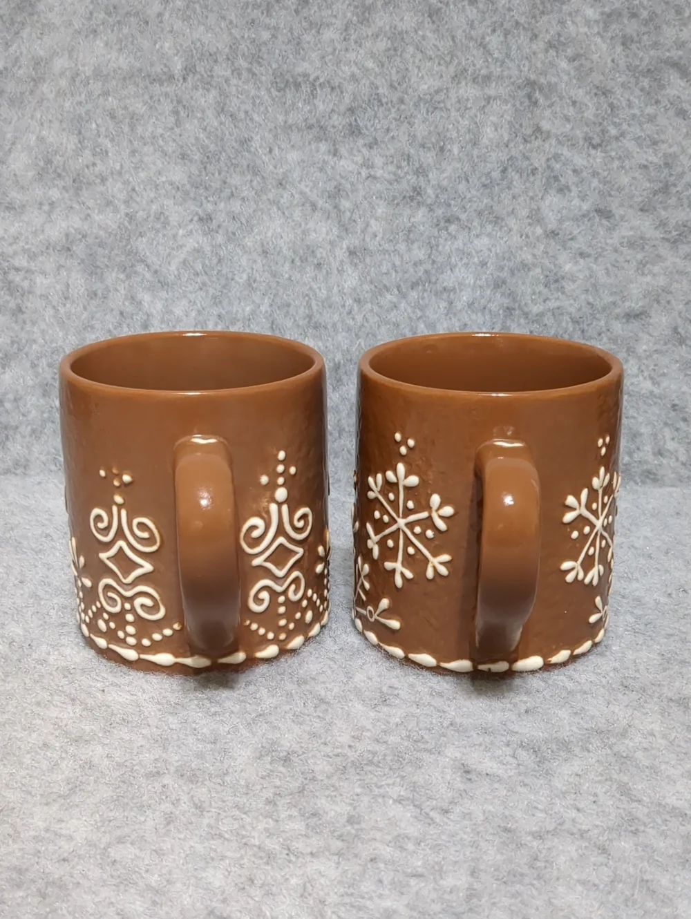 Pottery Barn Iced Gingerbread Set Of 2 Coffee Mugs Christmas